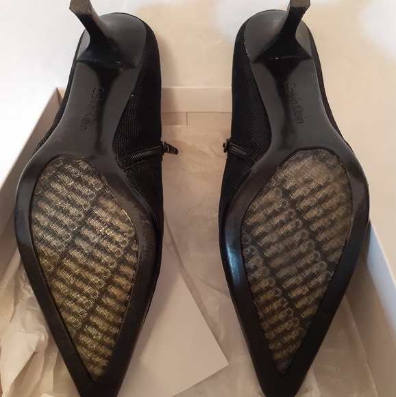 Calvin Klein booties. Size 7.5 - Picture 3 of 10